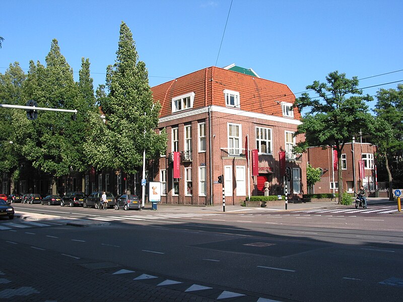 Façade du bâtiment Christie's Amsterdam, maison de vente aux enchères classée monument national néerlandais