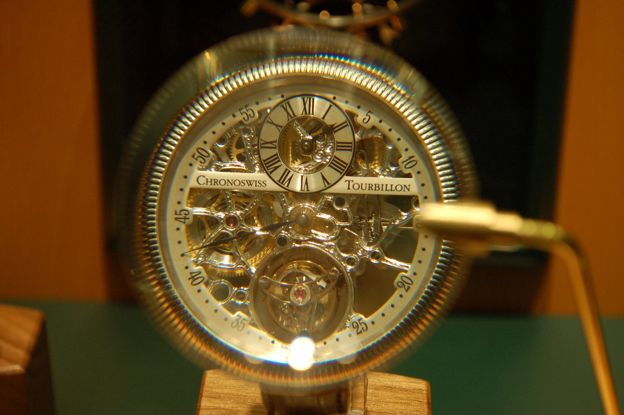 Montre Chronoswiss Tourbillon squelette avec cadran double, complication reine visible