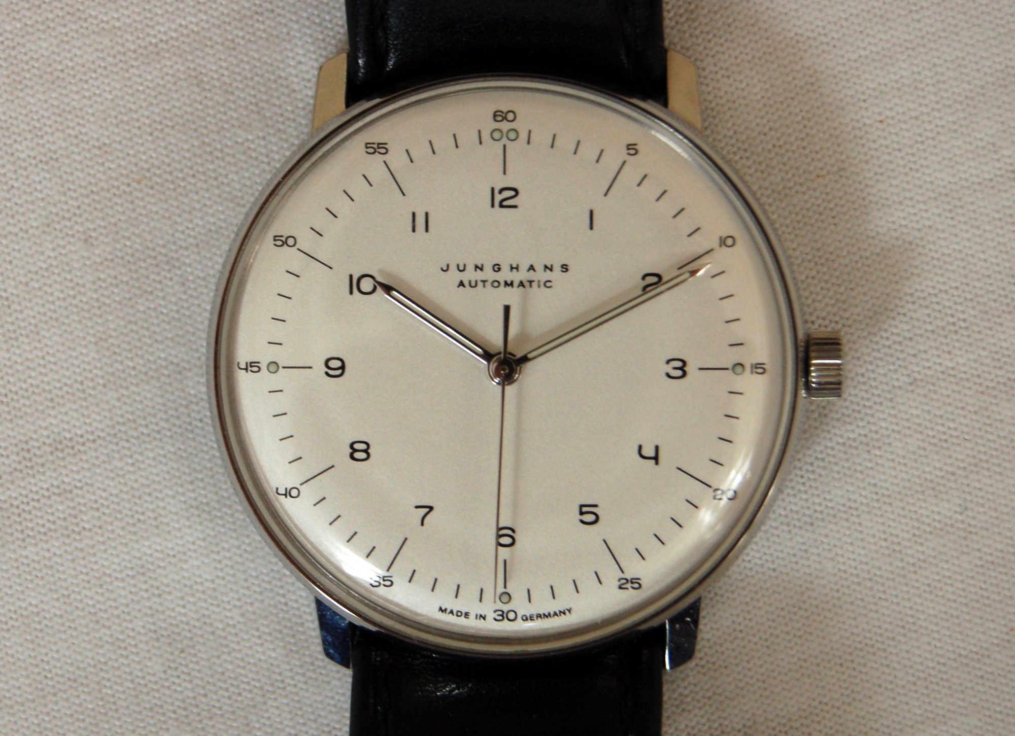 Junghans Max Bill — l'héritage Bauhaus sur un cadran minimaliste