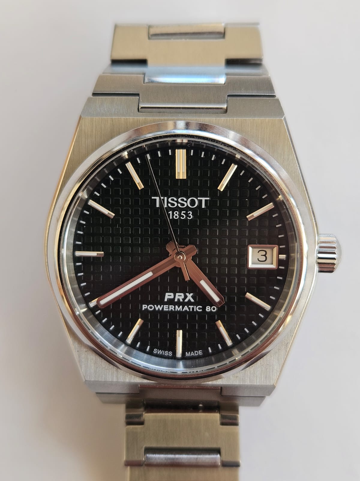 Tissot PRX 35mm — proportions intégrées pour un design cohérent poignet-bracelet